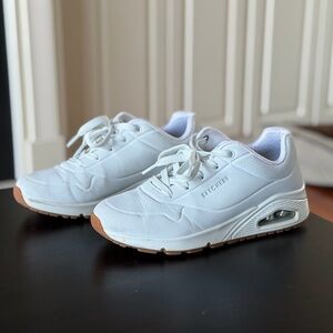 White Women's Sketchers Sneakers